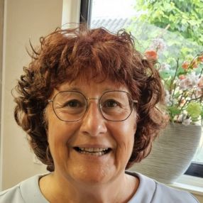 Helene, Oppas in Den Haag