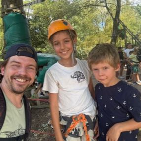 Jon, Family in Schiedam