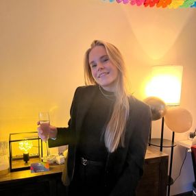 Sterre, Babysitter in Bergen op Zoom