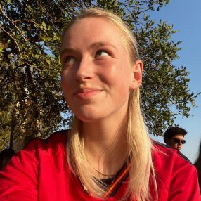 Evi, Babysitter in Zevenbergen