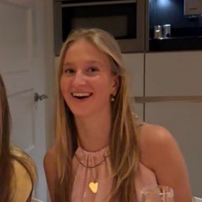 Stijntje, Oppas in Laren