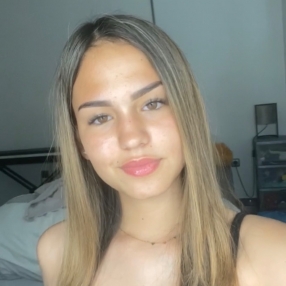 Jayleigh, Babysitter in Susteren