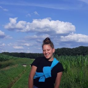 Milana, Oppas in Dieren