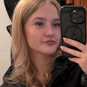 Kyara, Babysitter in Dedemsvaart