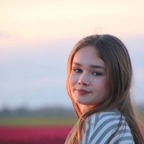 Demy, Babysitter in Veendam