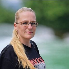 Therese Cloos, Oppas in Eemsdelta