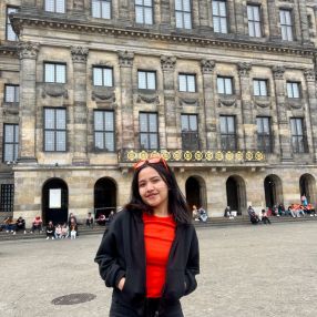 Laura, Oppas in Rotterdam