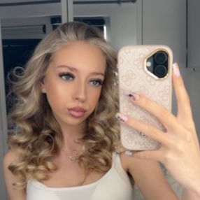 Julia, Babysitter in Someren