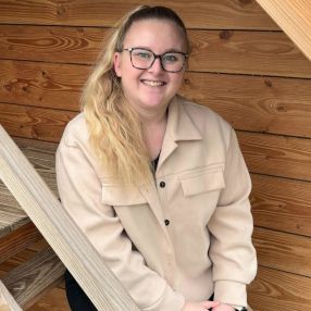 Sanne, Babysitter in Oss