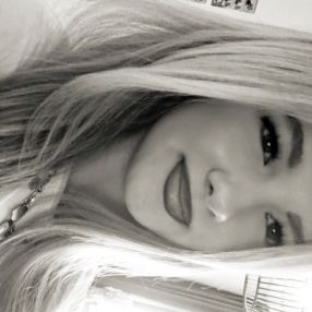 Charlotte, Babysitter in Winschoten