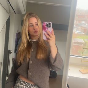 Floor, Babysitter in Hoensbroek