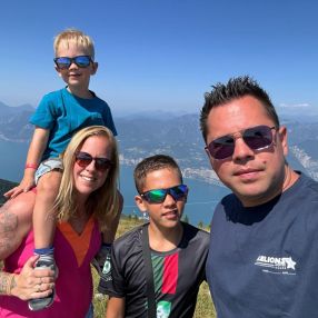 Manuel, Family in Hengelo