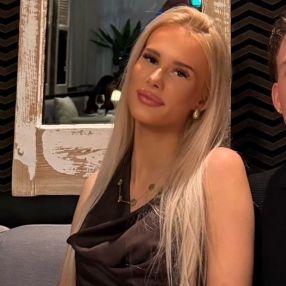 Eva, Oppas in De Steeg