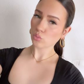 Nikki, Babysitter in Klazienaveen