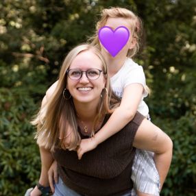 Lieke, Babysitter in Goor
