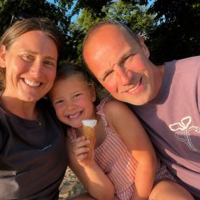 Eva, Gezin in Alphen