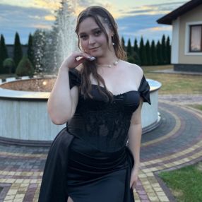 Viktoriia, Babysitter in Ijsselmuiden