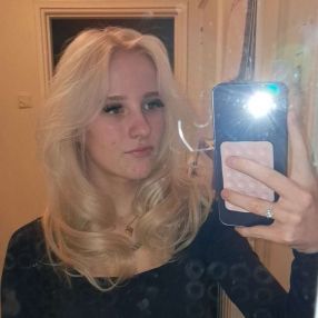 Celene, Babysitter in Delfzijl