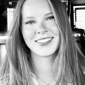 Fleur, Oppas in Voorhout