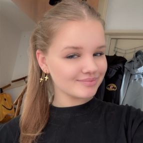 Cloë, Oppas in Dieren