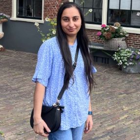 Sandeep, Oppas in Den Haag