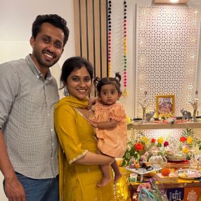 Shreya, Gezin in Mierlo