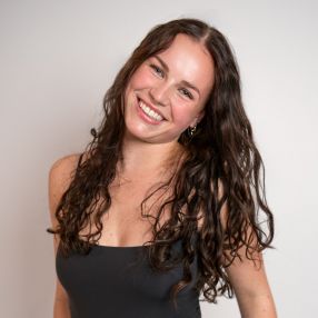 Lise, Oppas in De Lier