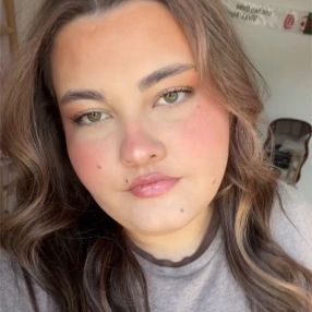 Amelle, Babysitter in Middenmeer