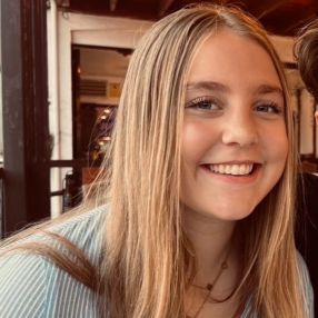 Fiene, Babysitter in Aalsmeer