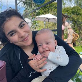 Yasmine, Babysitter in Mierlo