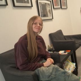 Eveliene, Babysitter in Hoogezand