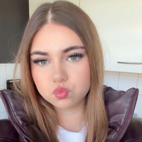 Kaylin, Babysitter in Sleeuwijk