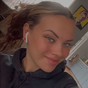 Anne Fleur, Babysitter in Enter