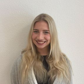 Lily, Oppas in Julianadorp