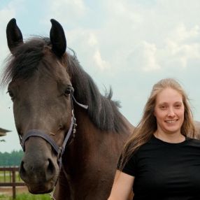 Elvira, Gezin in Oisterwijk