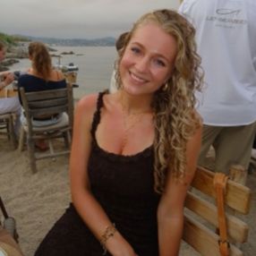 Romy, Babysitter in Den Hoorn