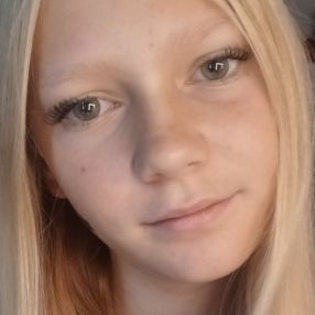 Hailey, Babysitter in Sluis