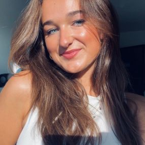 Esmee, Babysitter in Rozenburg