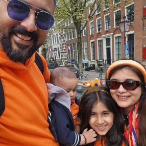 Ashna, Family in Aalsmeer
