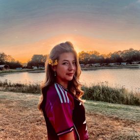 Sterre, Babysitter in Etten-Leur
