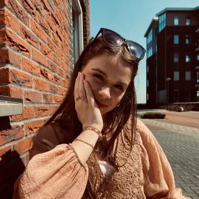 Roos, Babysitter in Zeewolde