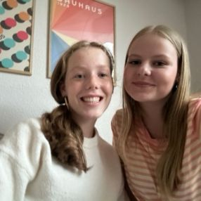 Rosalie en Livia, Oppas in Assen