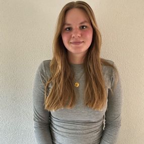 Esmée, Oppas in Meppel