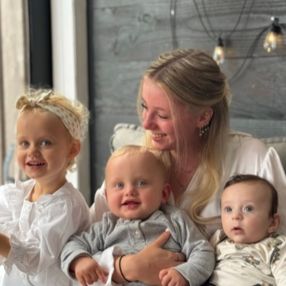 Noëla, Babysitter in Dieren