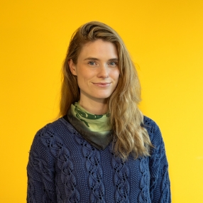 Lilja, Oppas in Den Haag