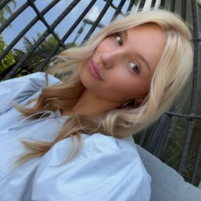 Stephanie, Oppas in Dronten