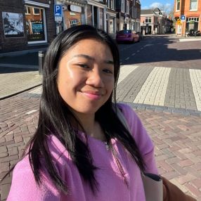 Jeve Mae, Babysitter in Diemen