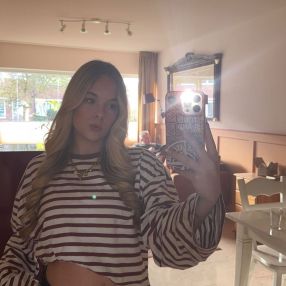Jelina, Babysitter in Emmeloord