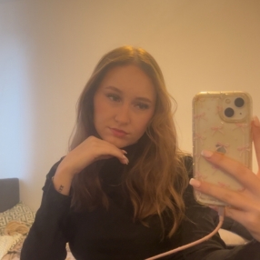 Logan, Babysitter in Hoensbroek