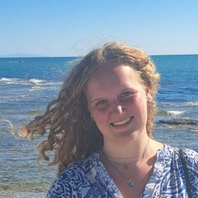 Linet, Babysitter in Papendrecht